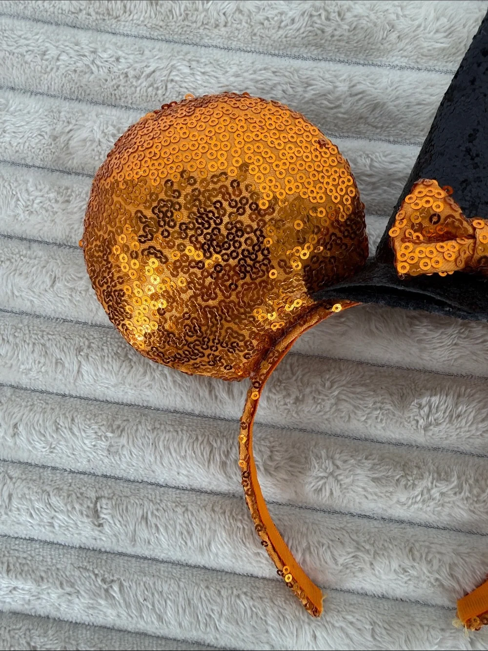 Disney Minnie Rars Orange Sequin Witch Ear Headband